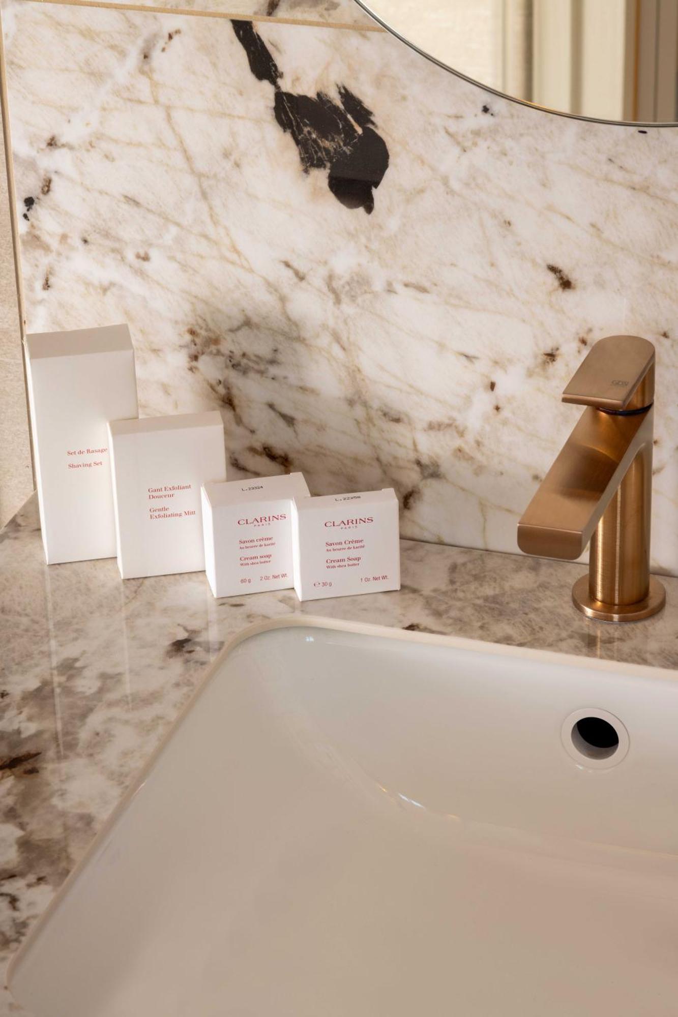 Madame Drouot & - Opera