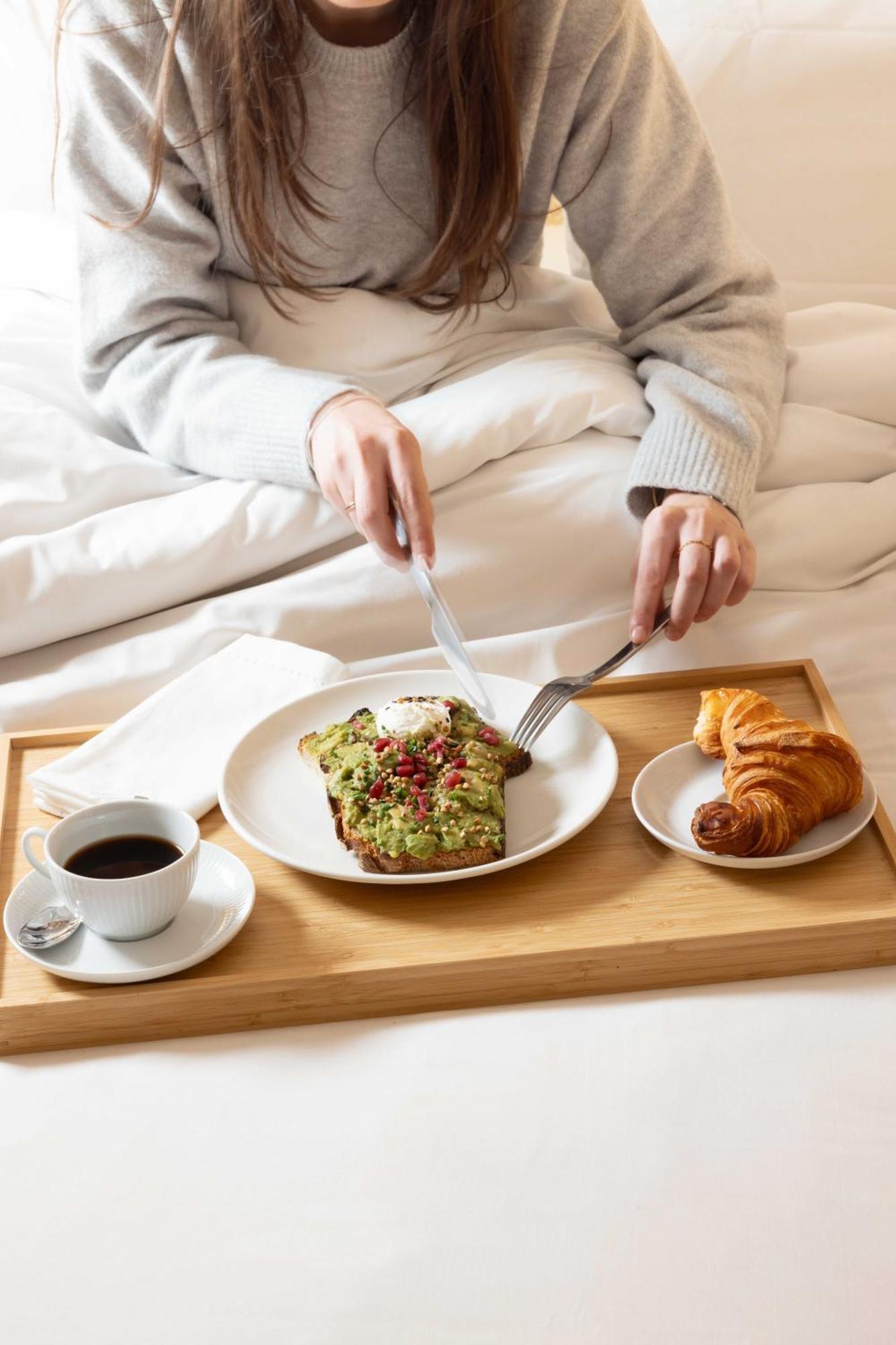 Madame Drouot & - Opera 4*