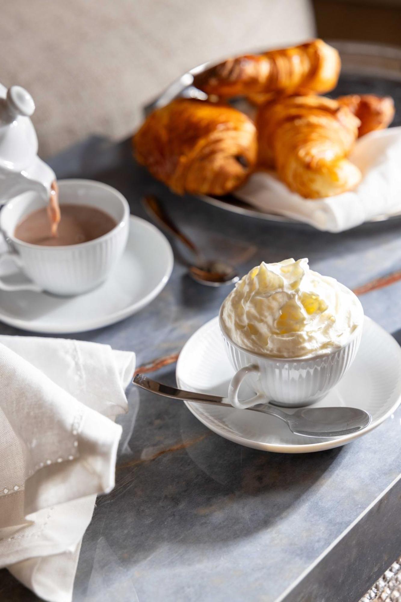 Madame Drouot & - Opera